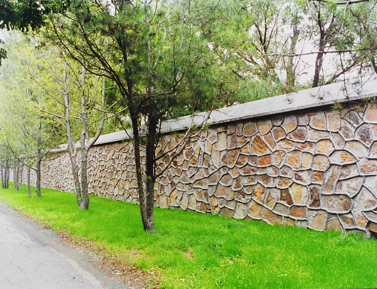 修復後的圓明園圍牆