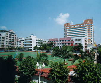 广东梅县丽群小学校园，为全国现代教育技术实验学校和广东省一级学校